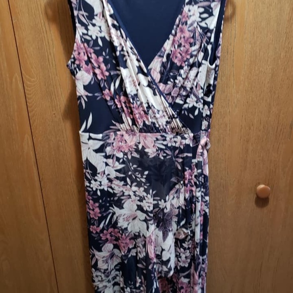 Dress - Picture 1 of 1